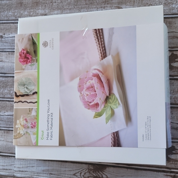 🆕️ Cricut Anna Griffin Make Something You Love Fabric Material Kit. NEW - Picture 1 of 6